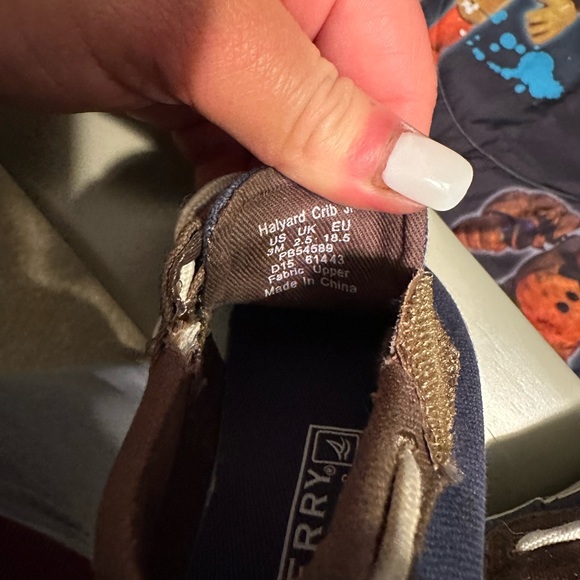 Sperry - Picture 3 of 4